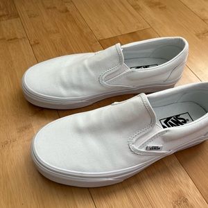 VANS Classic Slip-On Shoe, Women’s 8 (TRUE WHITE)